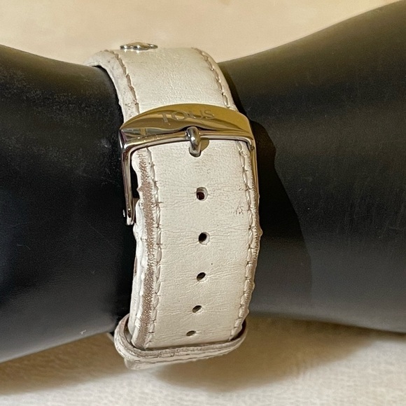TOUS genuine leather teddy bear watch in white/ silver tone - Picture 5 of 12